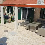 Kameni Dvori Tatil Evi