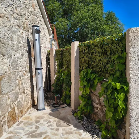 Kameni Dvori Dubrava (Sibenik-Knin)