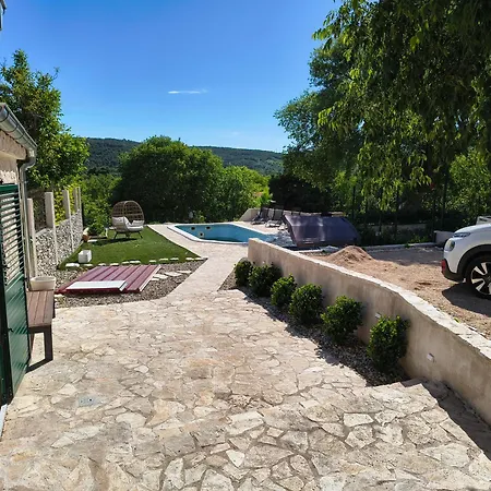 Kameni Dvori Dubrava (Sibenik-Knin)