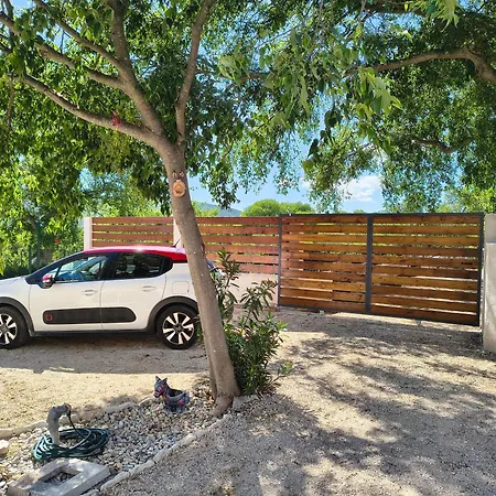 Kameni Dvori Holiday home