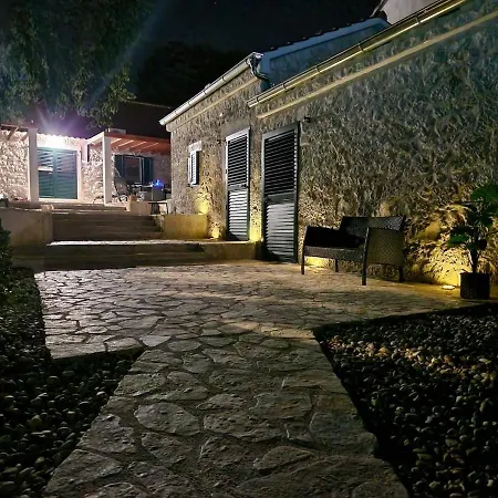 Kameni Dvori Holiday home