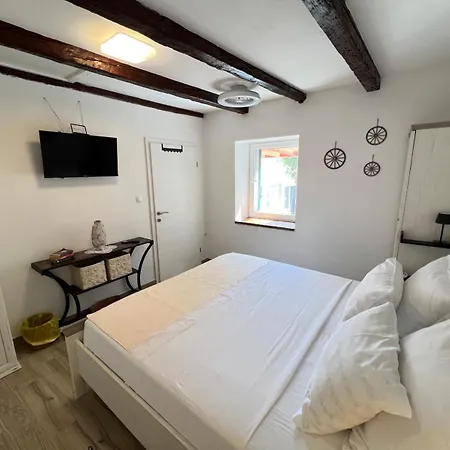 Kameni Dvori Casa vacanze Dubrava (Sibenik-Knin)