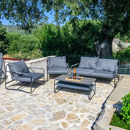 Kameni Dvori Dubrava (Sibenik-Knin)