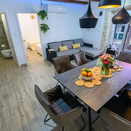Ferienhaus Kameni Dvori Dubrava (Sibenik-Knin)
