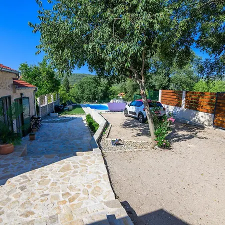 Kameni Dvori بيت للعطل Dubrava (Sibenik-Knin)