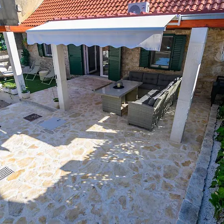 بيت للعطل Kameni Dvori *