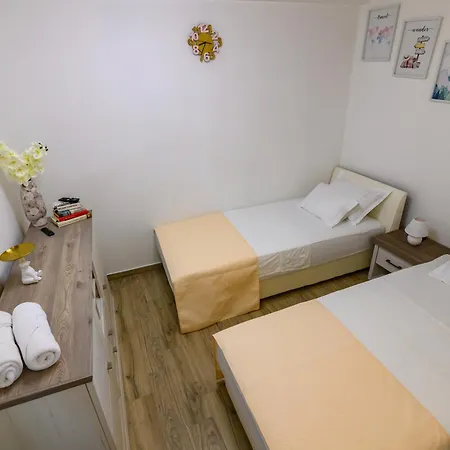 Kameni Dvori Dubrava (Sibenik-Knin)