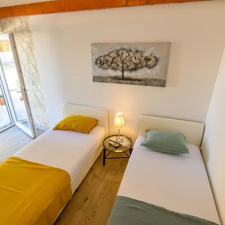 Kameni Dvori Ferienhaus *