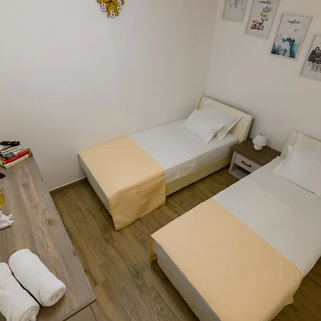 Kameni Dvori بيت للعطل