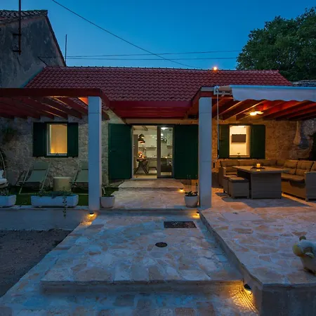 Kameni Dvori Dubrava (Sibenik-Knin)