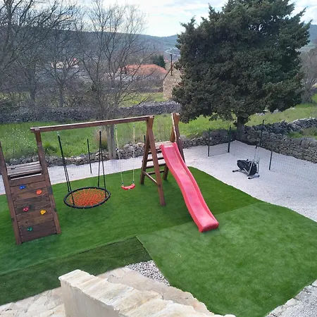 Hébergement de vacances Kameni Dvori Dubrava (Sibenik-Knin)