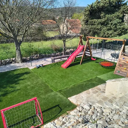 Ferienhaus Kameni Dvori Dubrava (Sibenik-Knin)