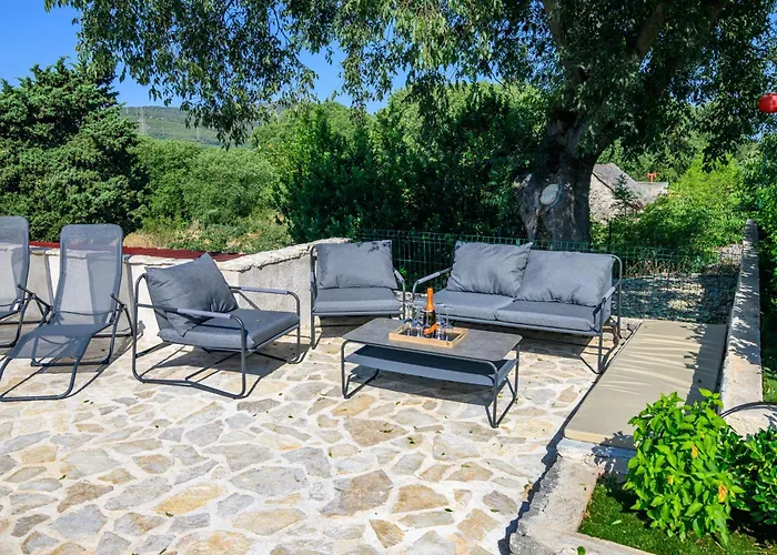 Kameni Dvori Dubrava (Sibenik-Knin)