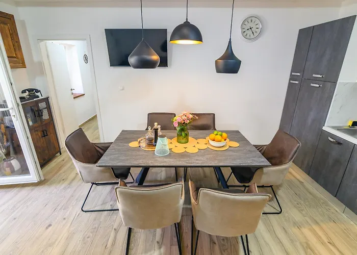 Kameni Dvori בית נופש