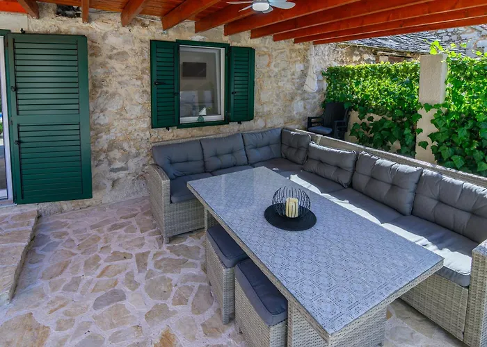 בית נופש Kameni Dvori Dubrava (Sibenik-Knin)