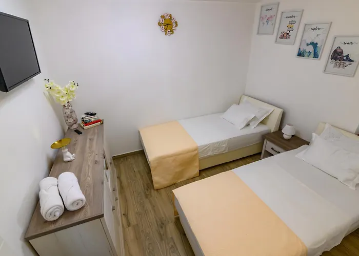 Kameni Dvori Dubrava (Sibenik-Knin)