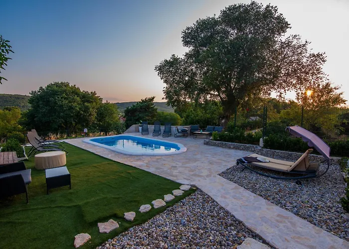 Kameni Dvori Dubrava (Sibenik-Knin)