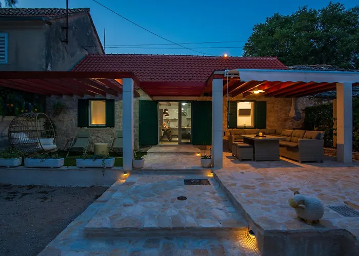 Kameni Dvori Dubrava (Sibenik-Knin)