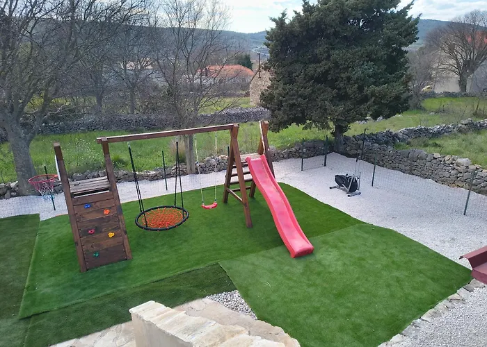 בית נופש Kameni Dvori Dubrava (Sibenik-Knin)